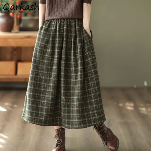 Elegant Vintage Plaid Midi Skirt with Pockets