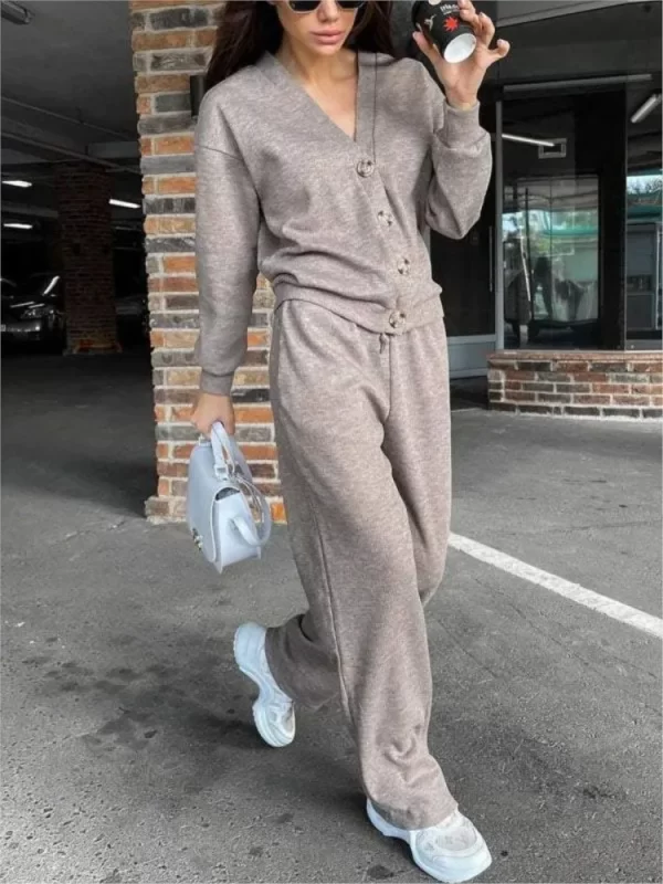 Chic Autumn Winter Women's Casual Sports Suit Set - Image 3