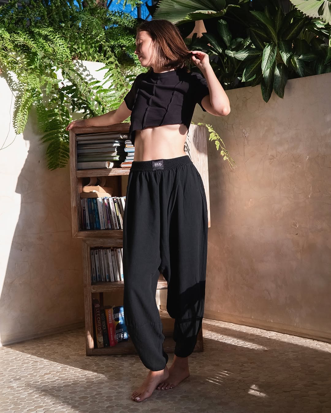 Chic black baggy pants with cropped top