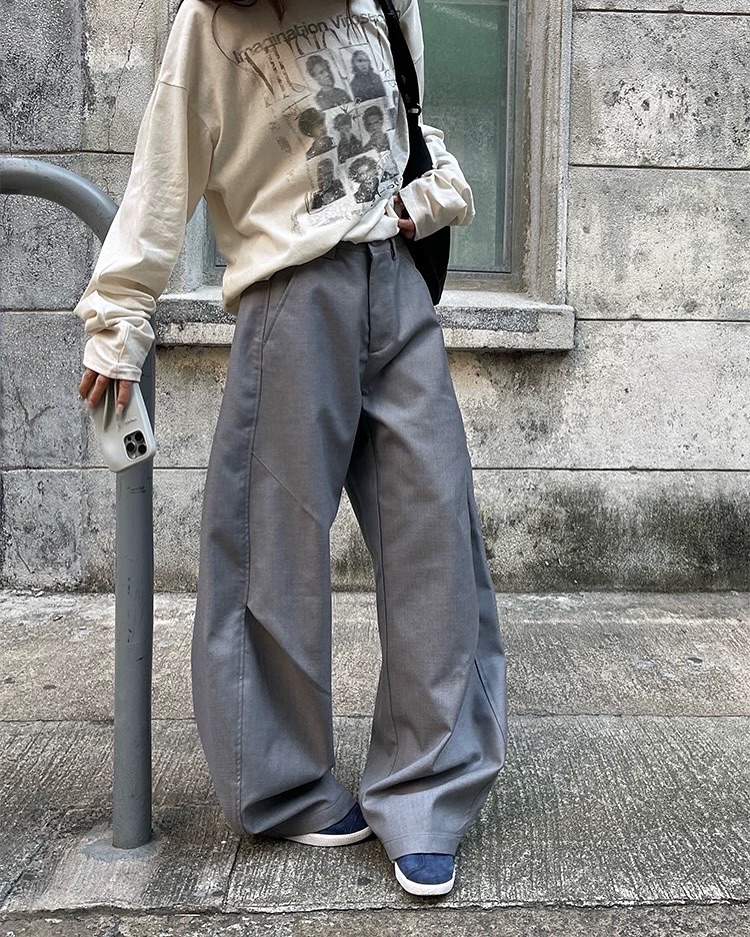 Chic winter vibes with oversized baggy pants