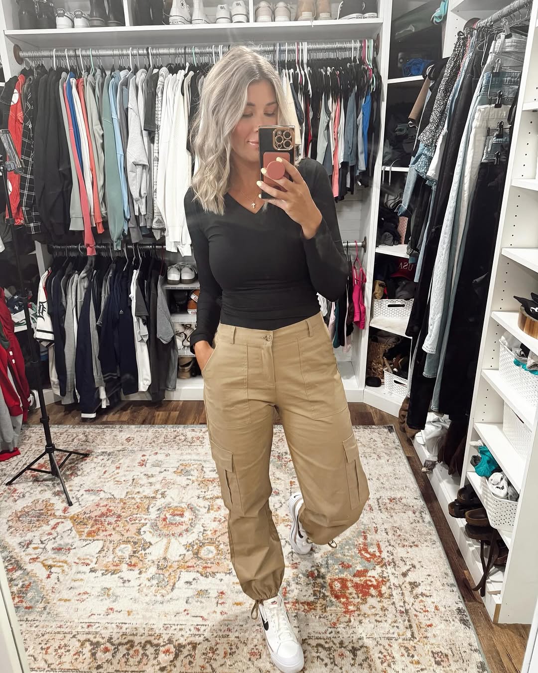 Chic cargo pants outfit for casual summer vibes