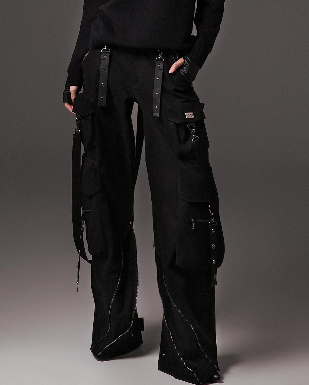 Chic black cargo pants with edgy details