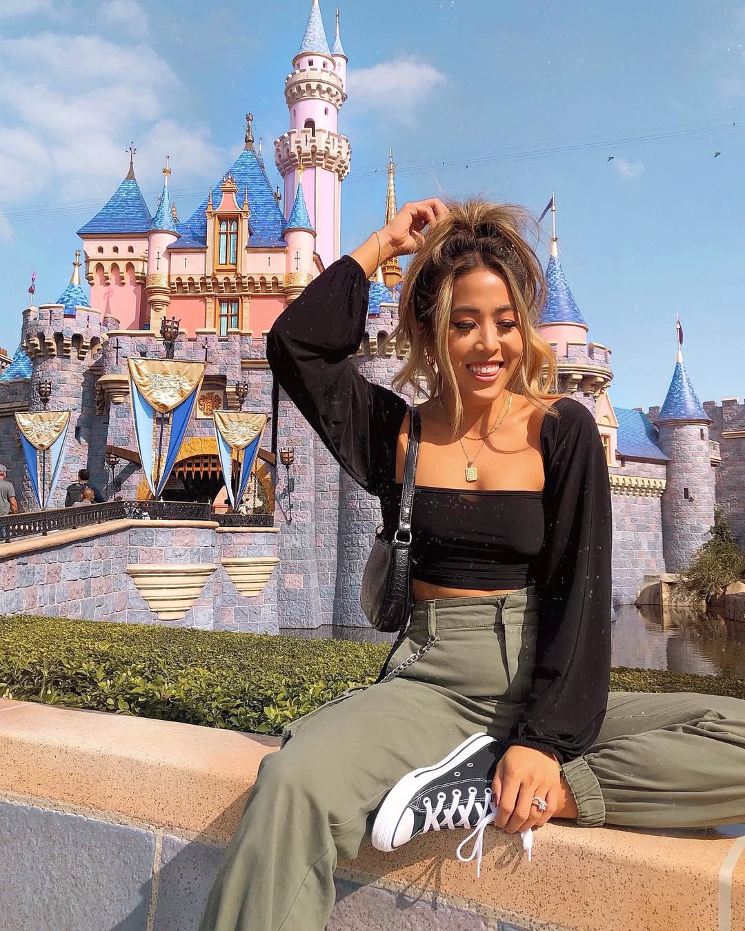 Stylish Summer Disney Outfit Near Castle