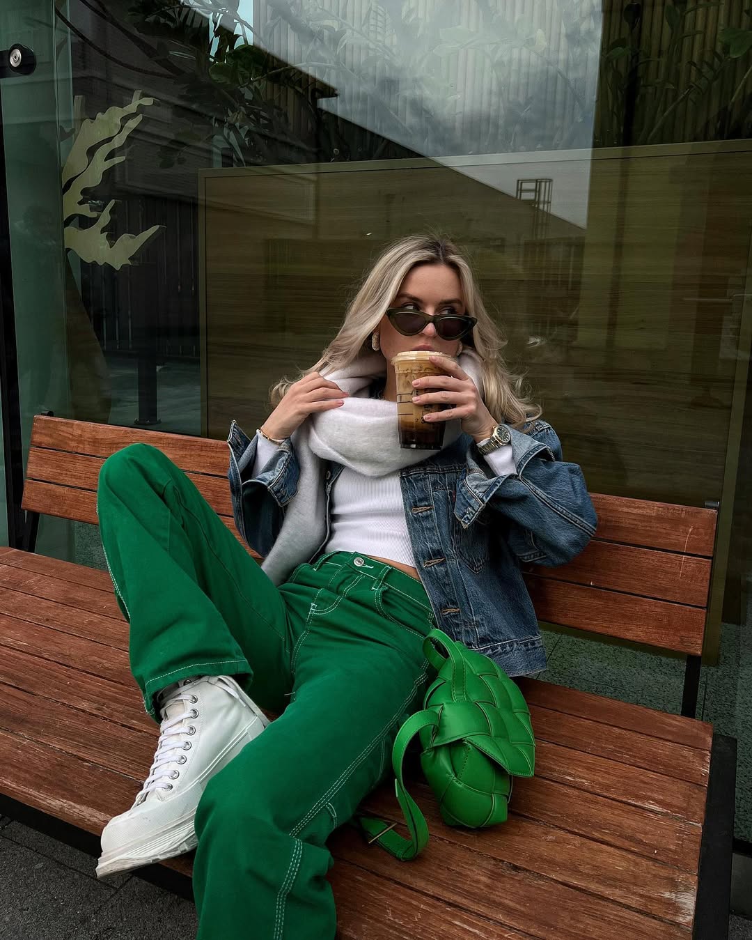 Chic spring look with trendy green pants