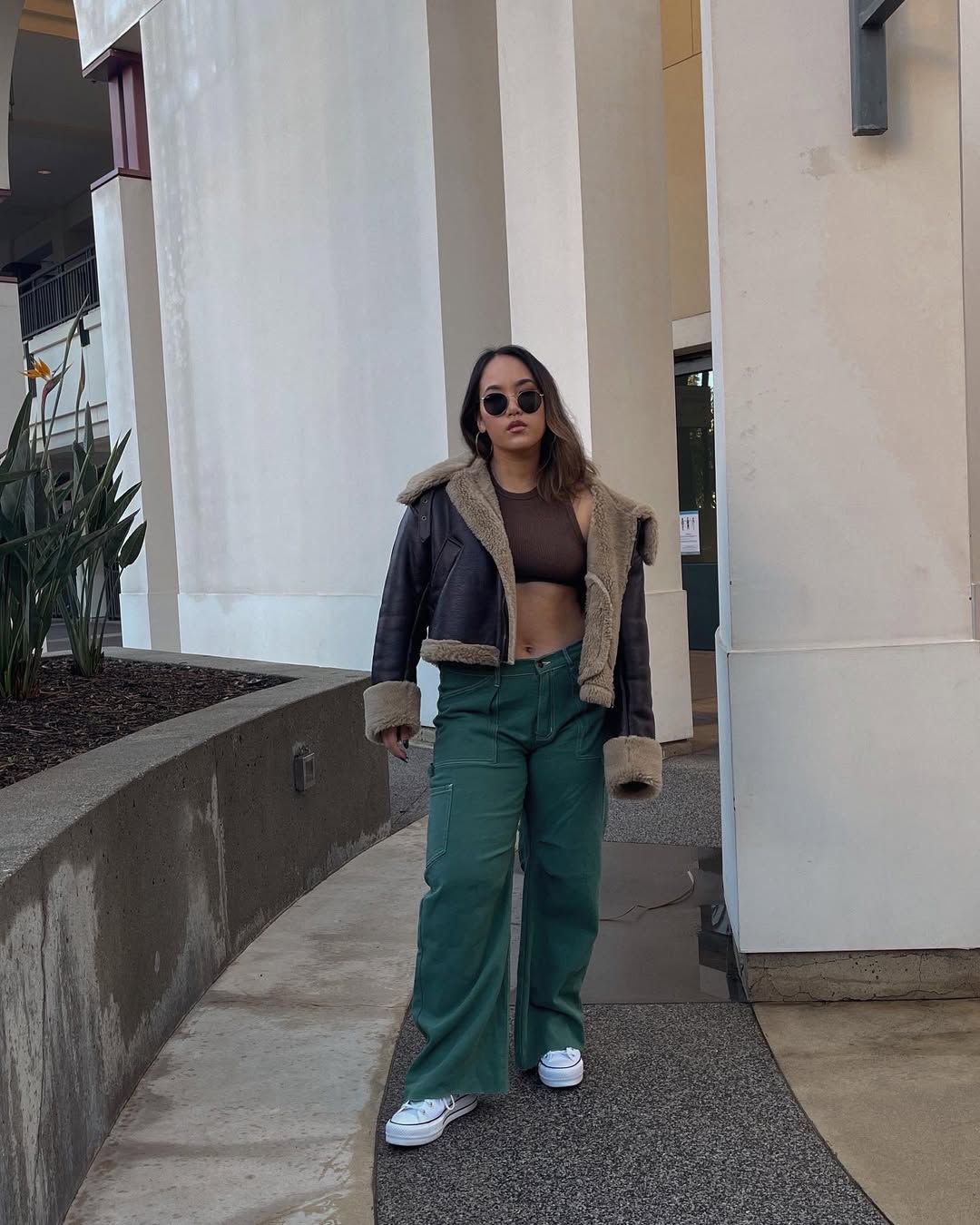 Chic and cozy green pants outfit