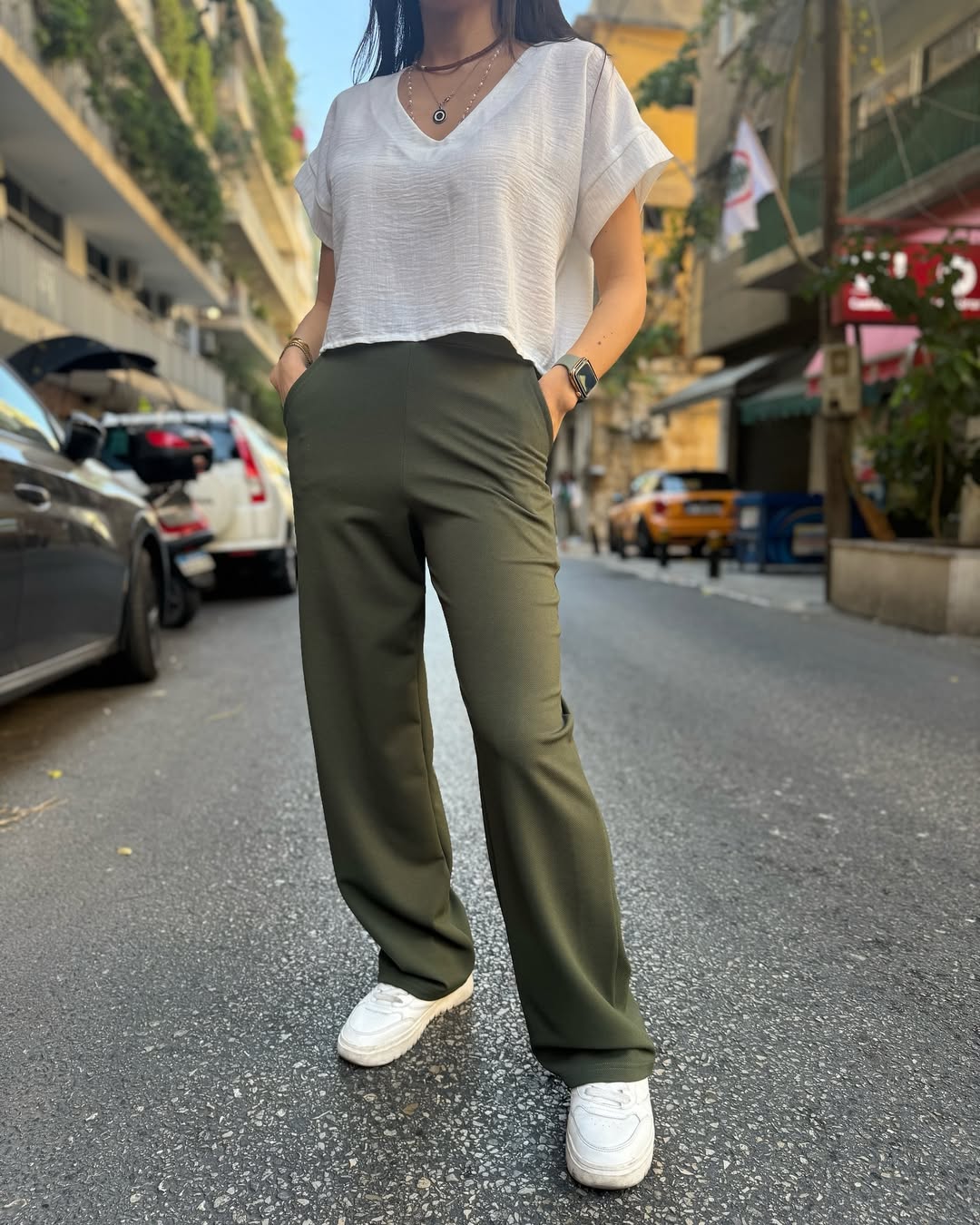 Chic Green Pants for Effortless Street Style