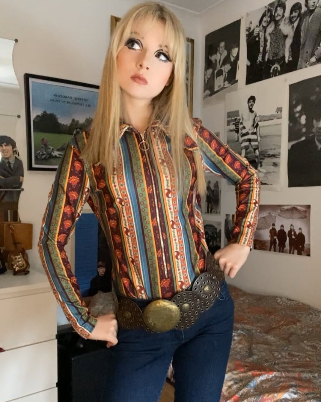 Vintage striped shirt with flared jeans style