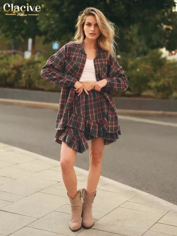 Elegant Women's Loose Plaid Two-Piece Outfit with Long Sleeve Blouse and Pleated Mini Skirt - Image 5