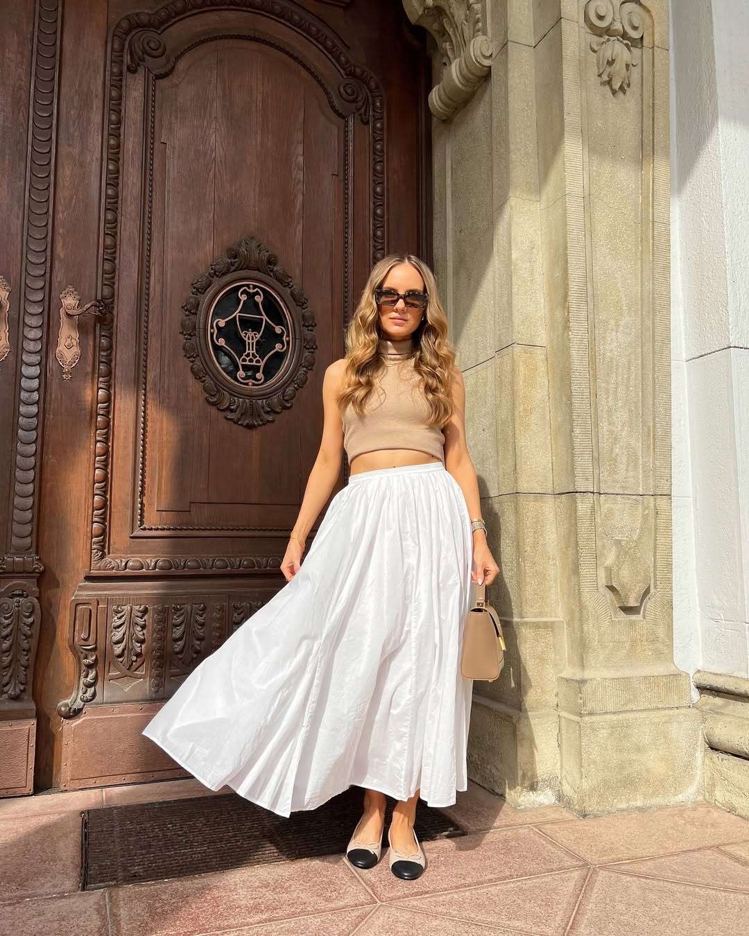 Chic summer look with a white skirt